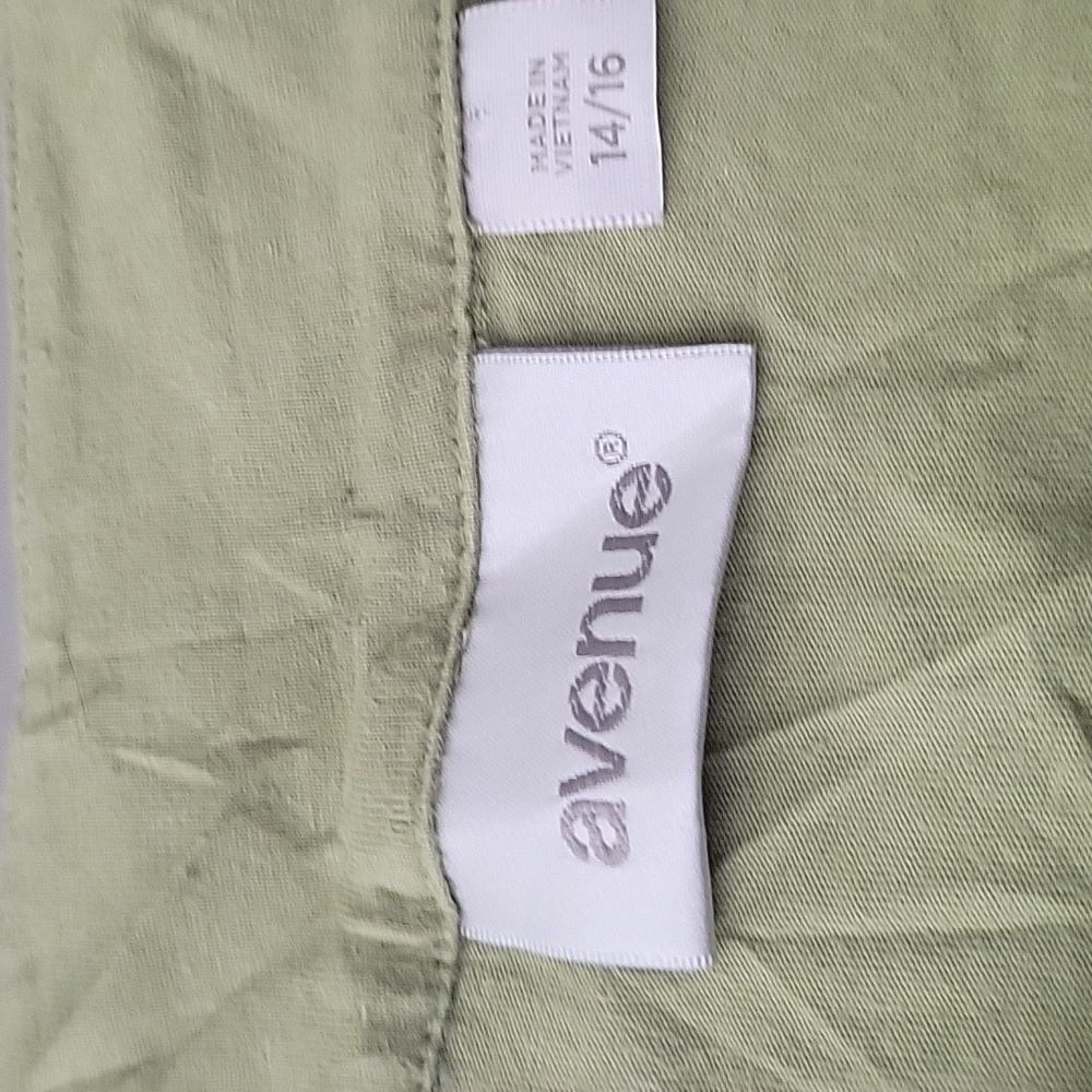 Green cap sleeve blouse - Picture 2 of 6